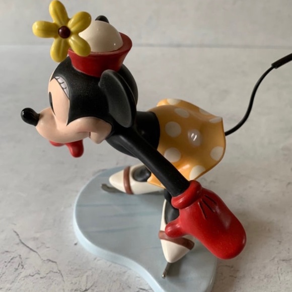 WDCC Minnie Mouse - Picture 3 of 10